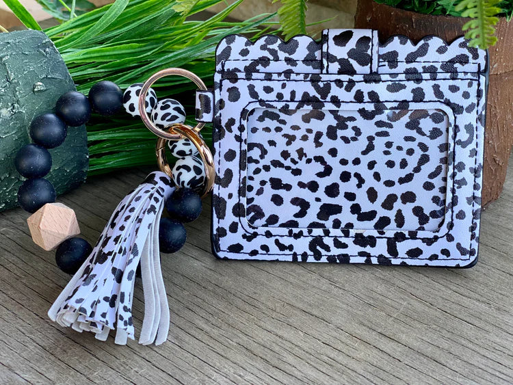 ID wristlet with bead keychain